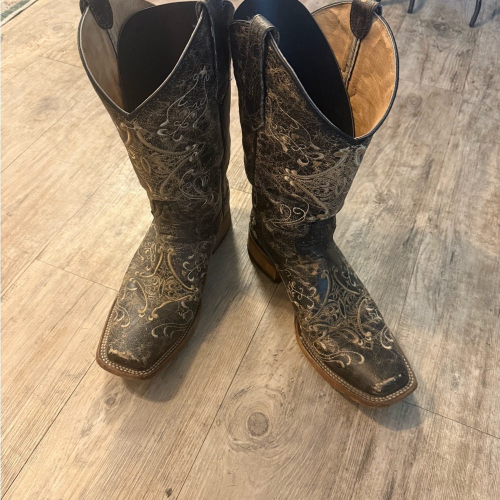 Embroidered Western Cowboy Boots Size 10 Wide Calf